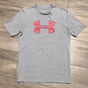 Under Armour Heat Gear Men's Gray T-Shirt with Red Logo